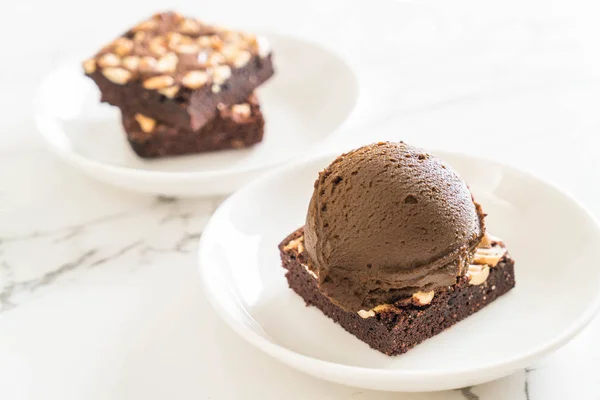 Chocolate brownies with chocolate ice cream — Stock Photo, Image