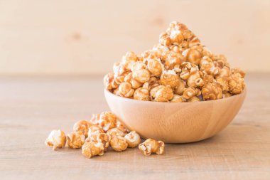 Patlamış Mısır ile karamel