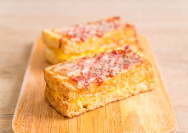 croque monsieur bacon ans egg sandwich