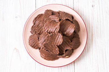 patates cipsi çikolata ile