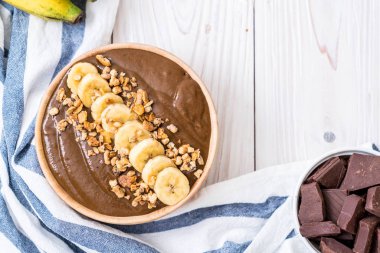 çikolata smoothies kase