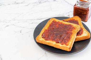 chili yapıştır ile ekmek tost