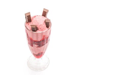 Çilekli dondurma dondurma 