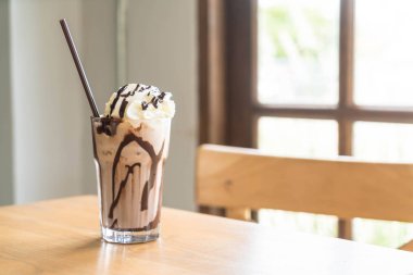 çikolatalı milkshake smoothies 