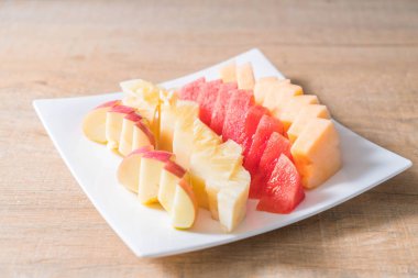 karışık taze meyve