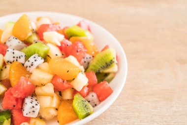 dilimlenmiş meyve karışımı 