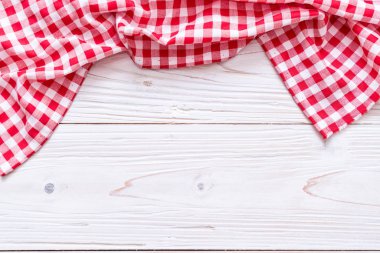 ahşap arka plan üzerinde mutfak bezi (peçete)