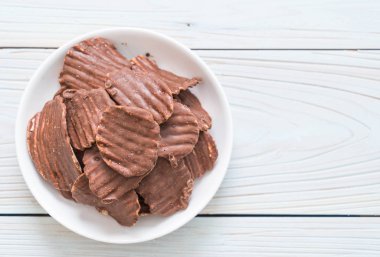 patates cipsi çikolata ile