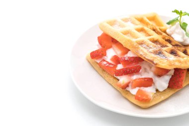 çilek beyaz ile waffle