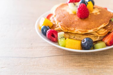 mix meyve ile gözleme