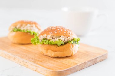 ton balığı mini burger