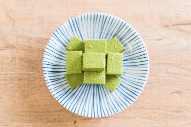 yumuşak çikolata yeşil çay 