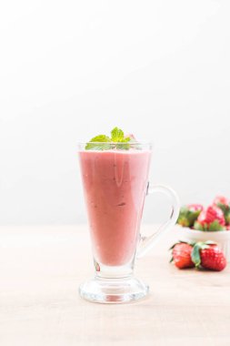 çilek smoothies milkshake