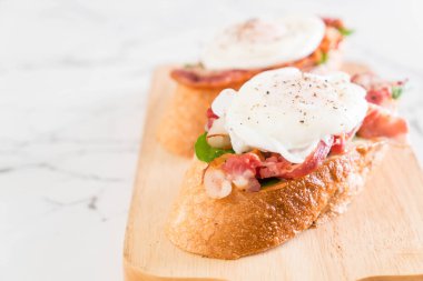 yumurta benedict gemide