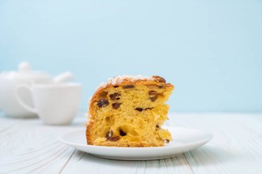 badem ile kuru üzüm Ekmek pasta