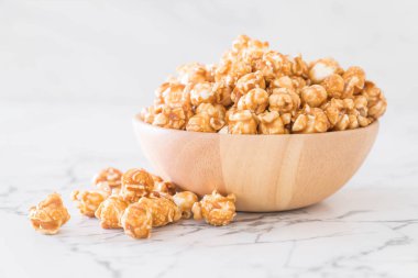 Patlamış Mısır ile karamel