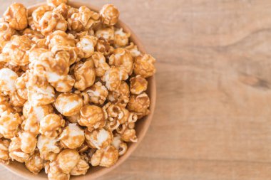 Patlamış Mısır ile karamel