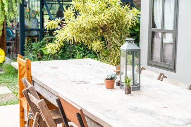 yemek masada dekorasyon