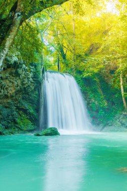 Erawan şelale, Erawan Milli Parkı Thaila içinde Kanchanaburi itibariyle