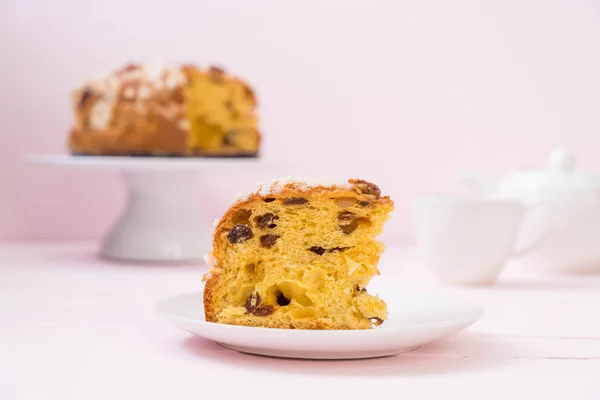 Raisin bread cake with almond — Stock Photo, Image