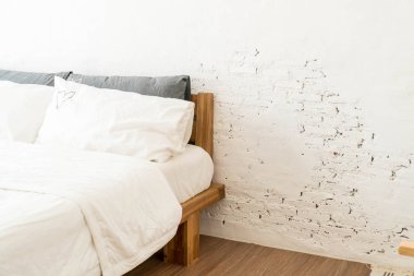 Beyaz yastık yatak yatak dekorasyon 