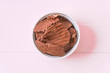 patates cipsi çikolata ile