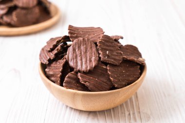 patates cipsi çikolata ile