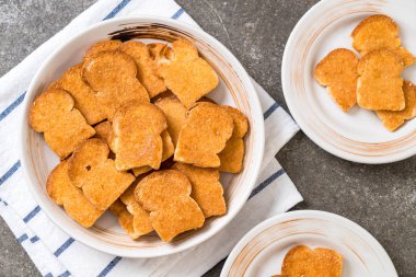 pişmiş ekmek sarımsaklı ekmek