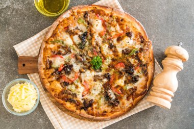 Barbekü domuz eti pizza