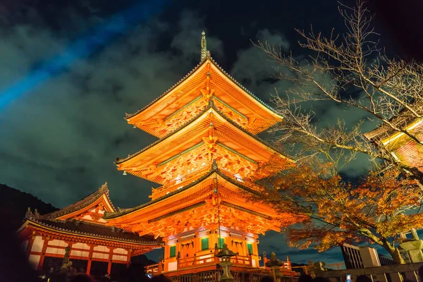 Hermosa arquitectura en Kiyomizu templo dera Kioto . — Foto de Stock