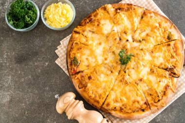 pizza bin ada soslu tavuk ızgara