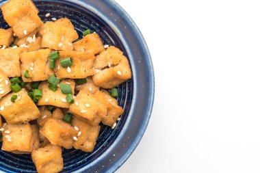 Kızarmış Tofu susam bir kase