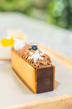 Kahveli kek ile bisküvi