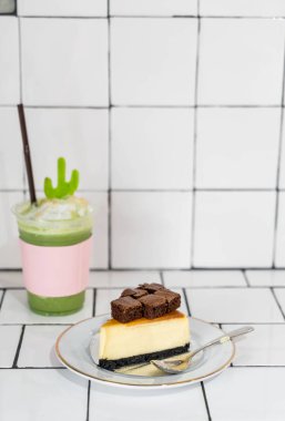 peynir pasta çikolatalı kek ile