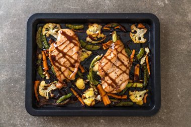 Sebzeli tavuk kızartma