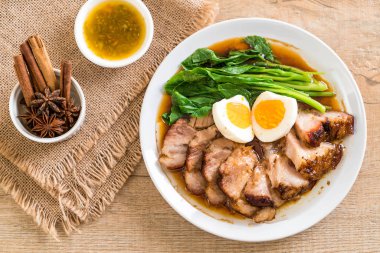 Demlenmiş Domuz bacak 