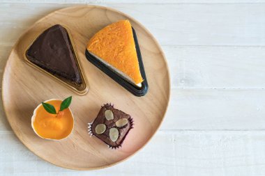 kek, turuncu fincan kek, altın konu pasta ve çikolata Şip Şak