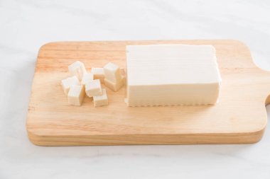 tofu ahşap tahta üzerinde