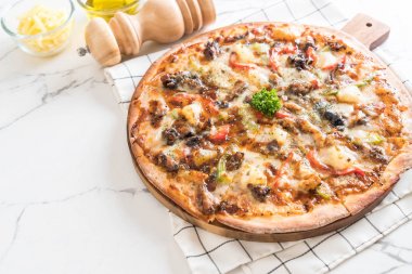 Barbekü domuz eti pizza