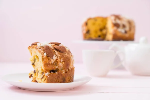 Raisin bread cake with almond — Stock Photo, Image