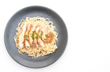 Kızartma tavuk şehriye