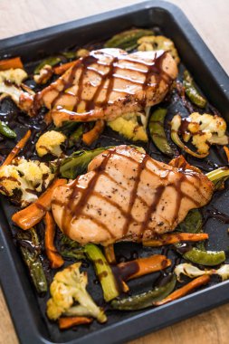 Sebzeli tavuk kızartma