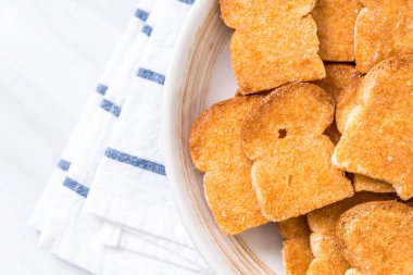 pişmiş ekmek sarımsaklı ekmek