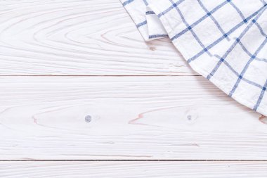 ahşap arka plan üzerinde mutfak bezi (peçete)