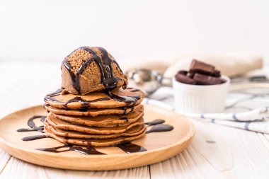 Çikolatalı dondurma ile gözleme