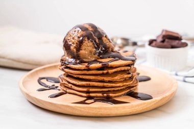 Çikolatalı dondurma ile gözleme