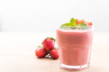 çilek smoothies milkshake