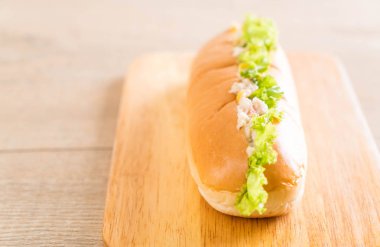 ton balıklı Mısır salata hotdog