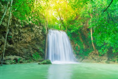 Erawan şelale, Erawan Milli Parkı Thaila içinde Kanchanaburi itibariyle