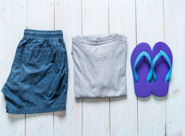 Gezgin, yaz tatili erkekler rahat kıyafetler